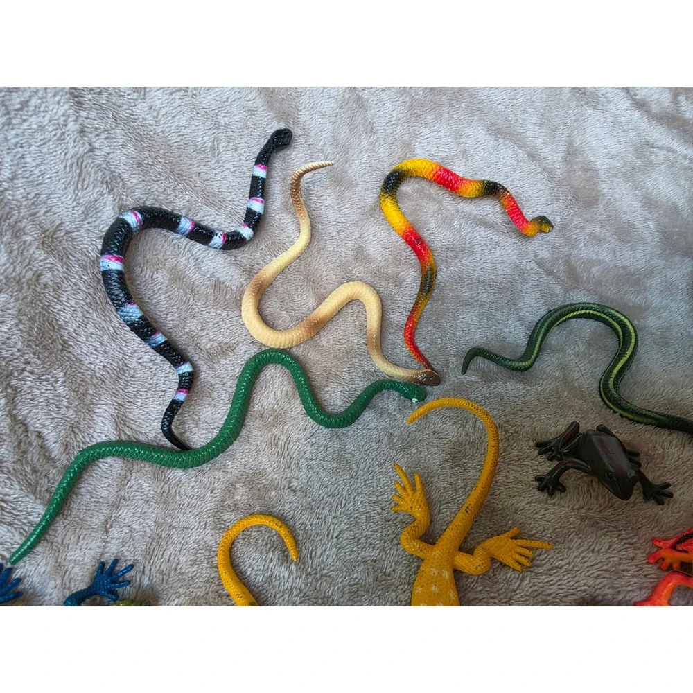 15pc Plastic Reptile Amphibian Toy Lot Snakes Lizards Frogs Colorful Figures
